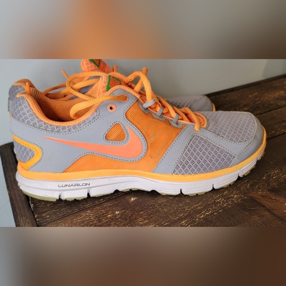Womens Nike Sneakers - Picture 2 of 12